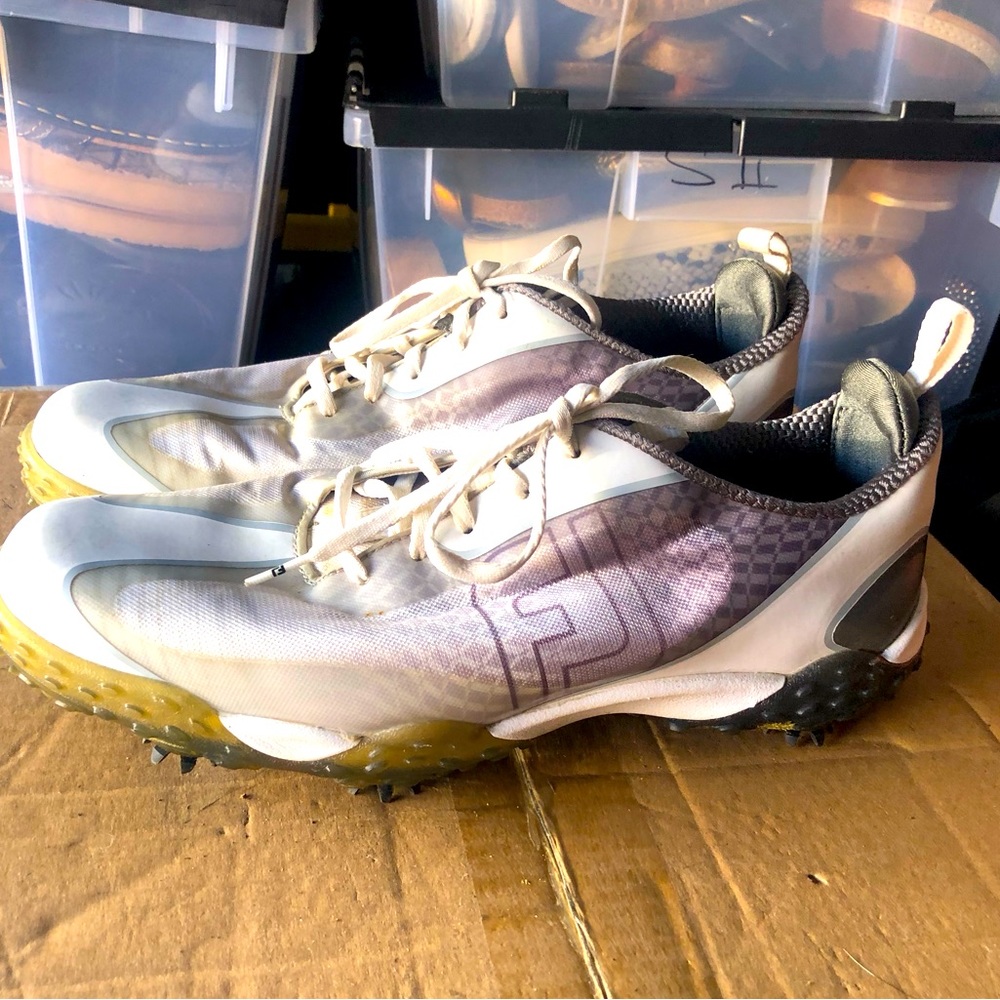 Footjoy 57345 Freestyle Golf Shoes Men's Gray White Cleats Size 9.5M
